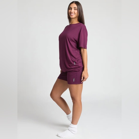 Comfrt Cloud Tee Plum NWT Medium - Picture 2 of 4